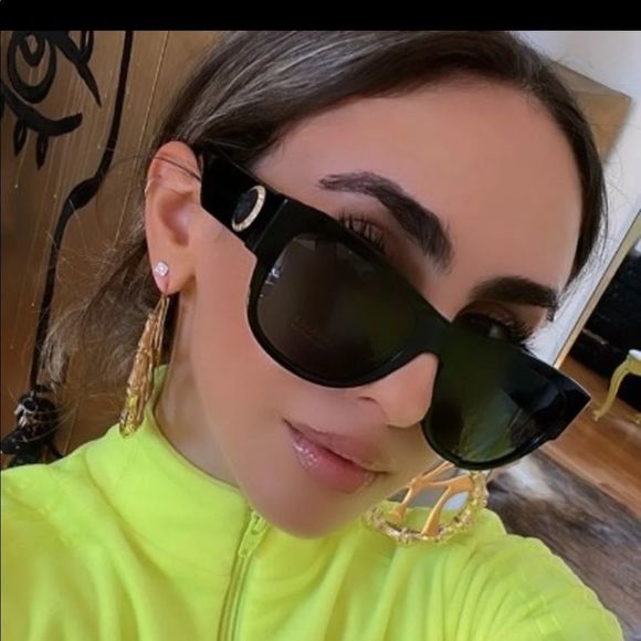 Versace 55MM sunglasses - Picture 13 of 13